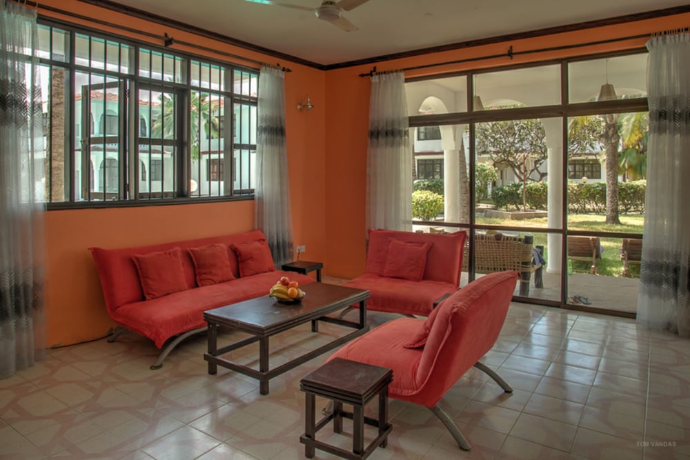 Bahari Dhow Beach Villas 36/61