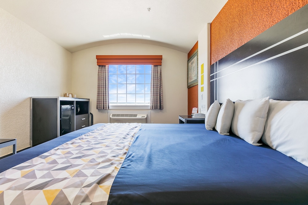 STANDARD, KING BED