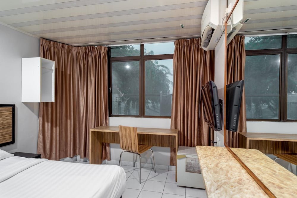Subang Park Hotel 34/64
