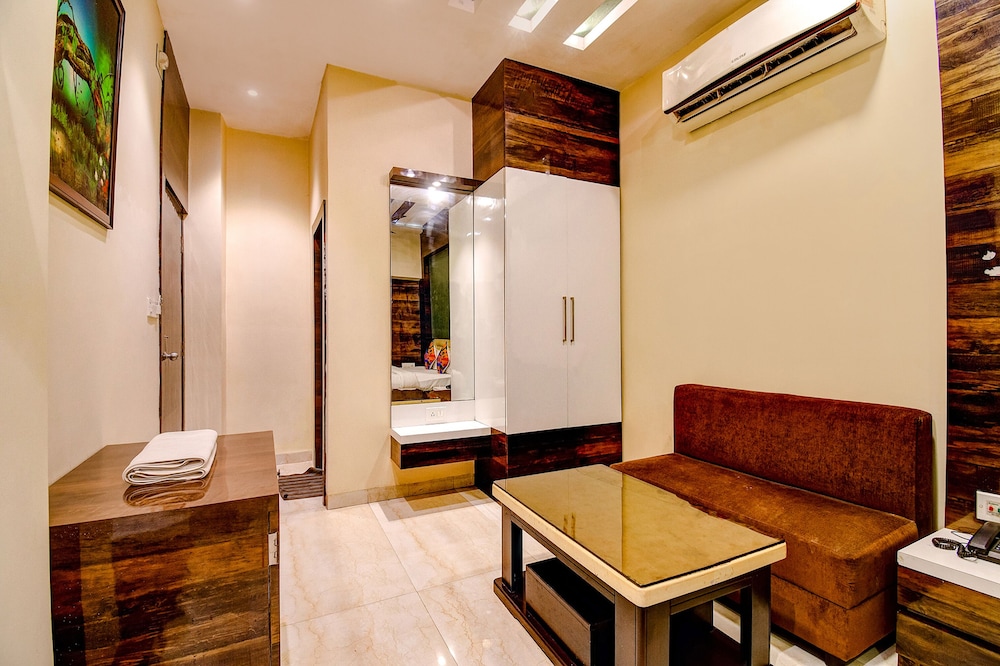 Oyo 15617 Abi's Inn 44/50