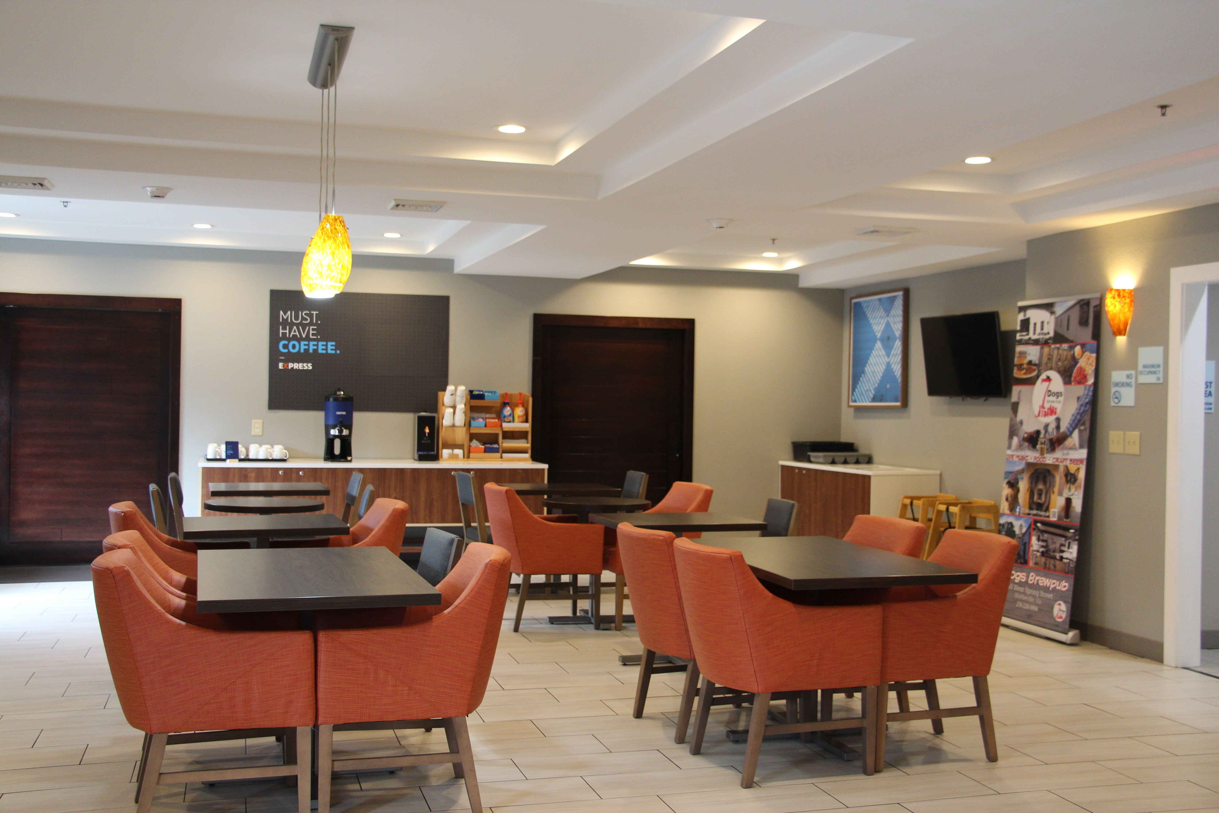 Holiday Inn Express Hotel And Suites Wytheville 48/74