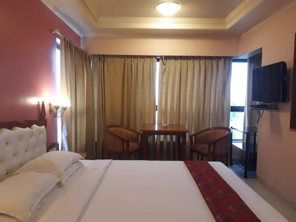 Hotel Samrat 11/40
