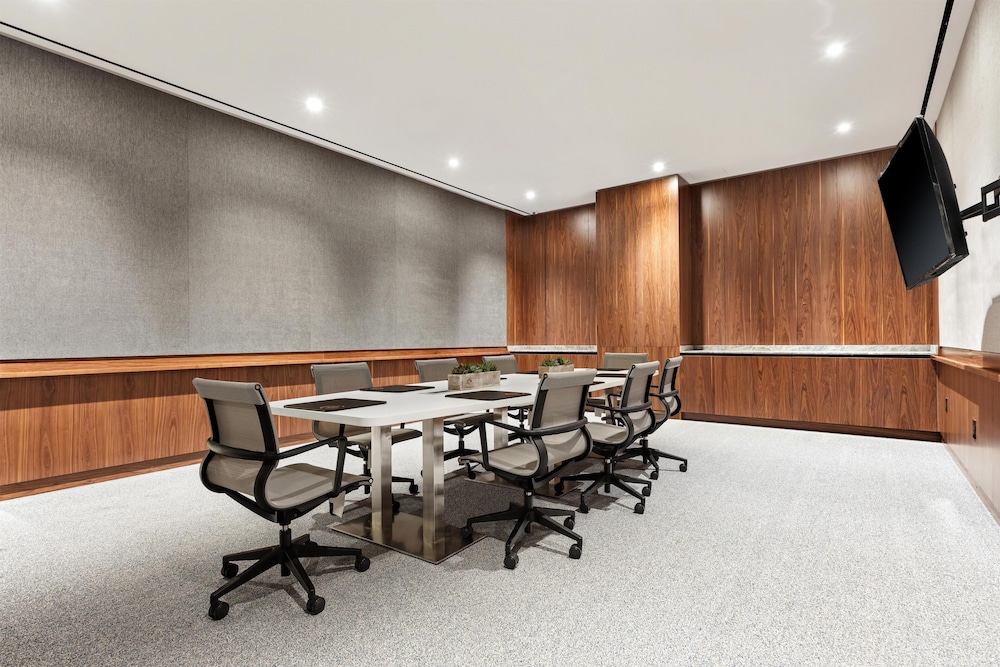 Grayson Hotel in the Unbound Collection by Hyatt 30/46
