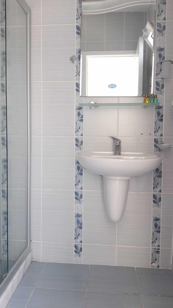 Rota Hotel 50/50