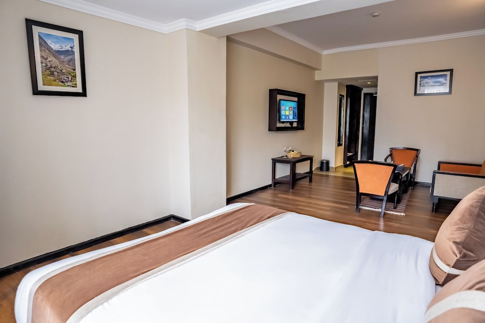 Hotel Sarowar 10/50