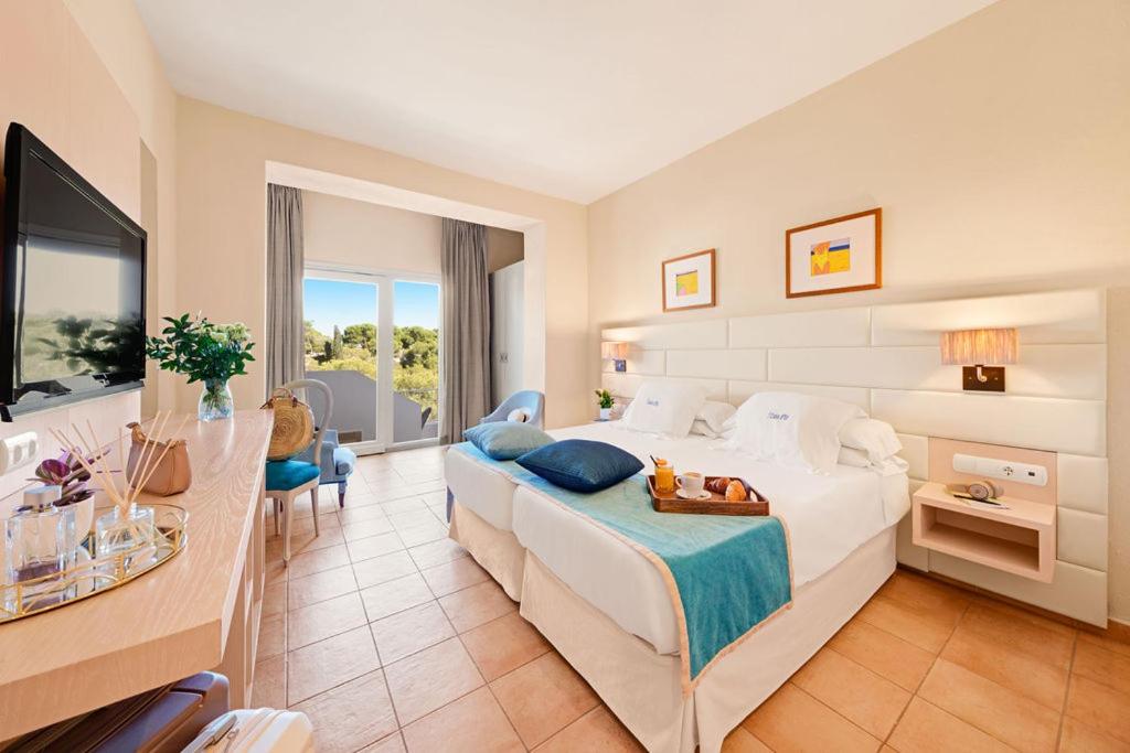 Superior, Double or Twin Bed, Sea View, Hotel Cala d Or - Adults Only 4/10