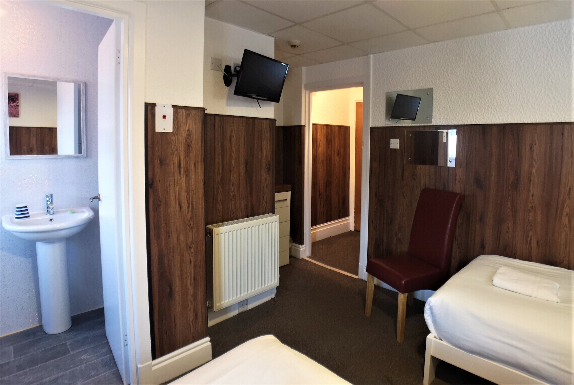 ROOM, TRIPLE