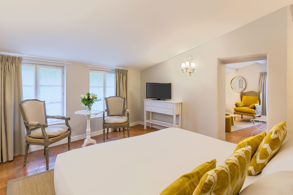 Privilege, Suite, King Bed, Sofa, Annex