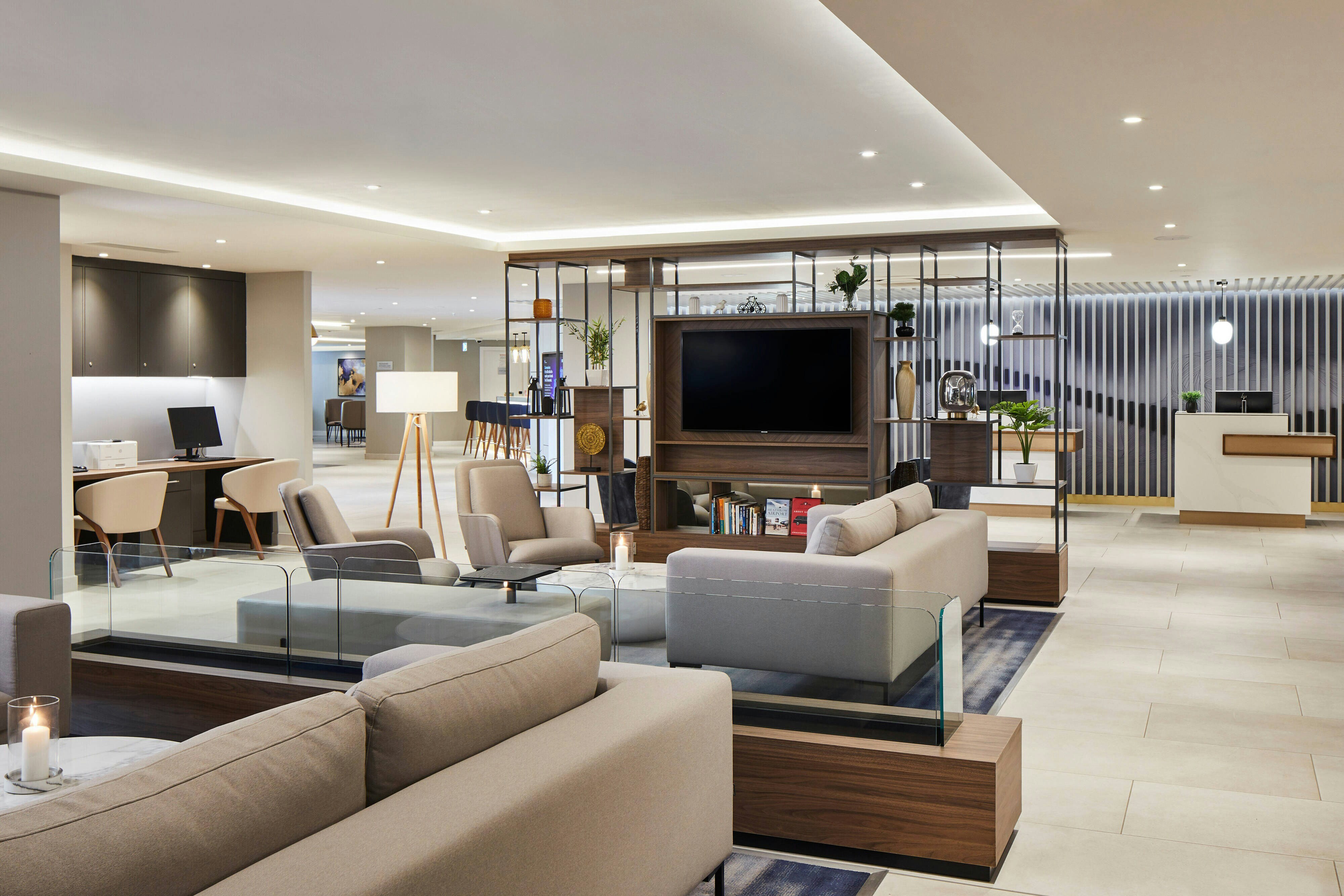 Courtyard by Marriott London Heathrow Airport 5/23