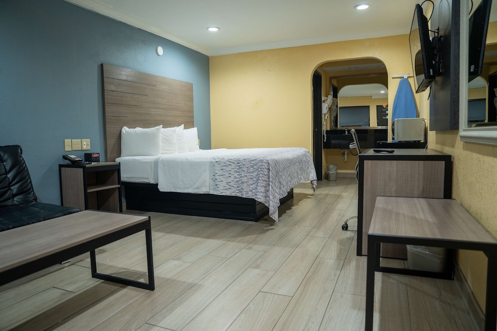 Americas Best Value Inn Ft. Myers 23/49