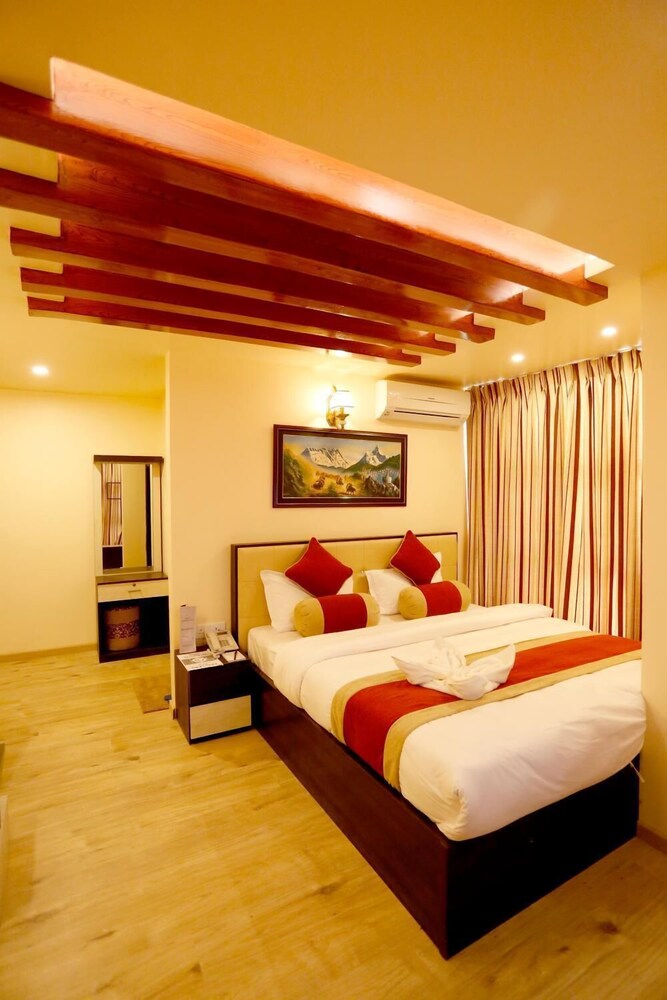 Hotel Readers Inn Pvt.Ltd 13/27