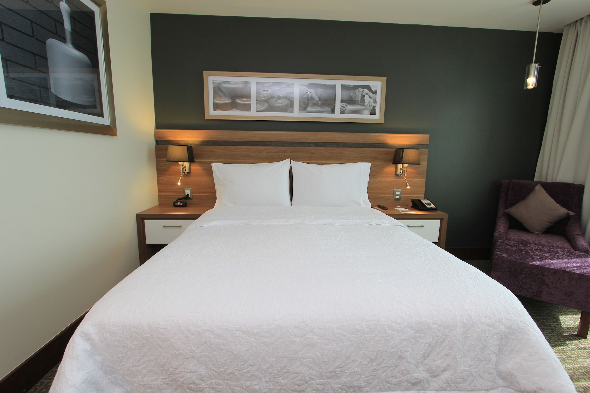 ROOM, QUEEN BED