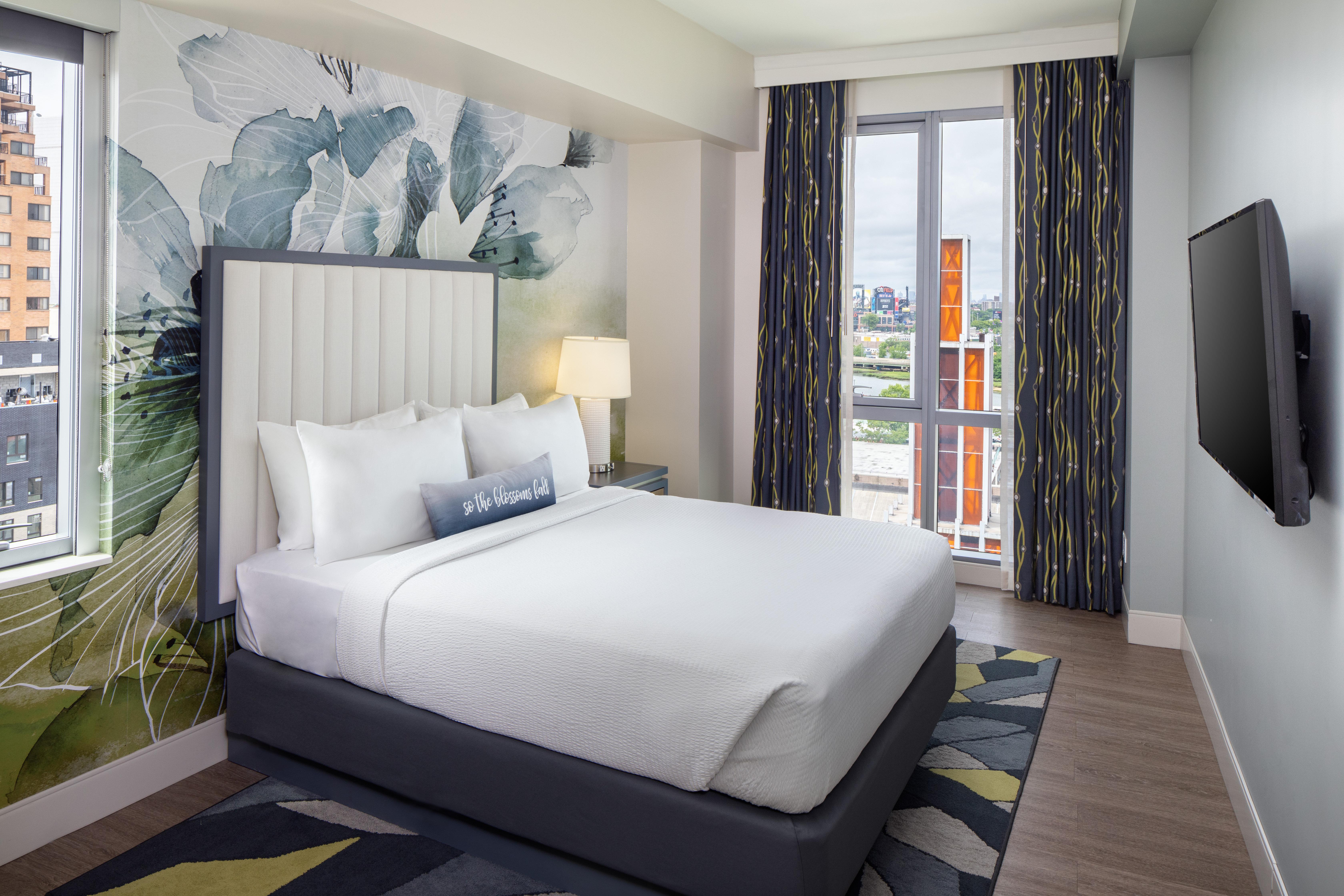 Room, Queen Bed