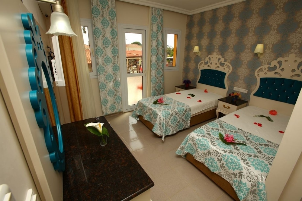 Turk Hotel 10/46