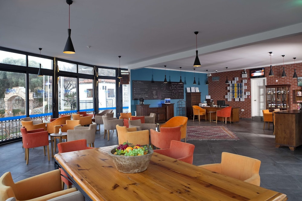 Maya Bistro Hotel Beach 56/70