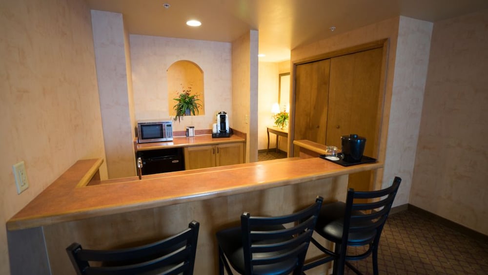 Robinson Rancheria Resort and Casino 23/28