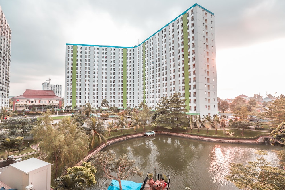 OYO 498 Green Lake View Ciputat 23/65