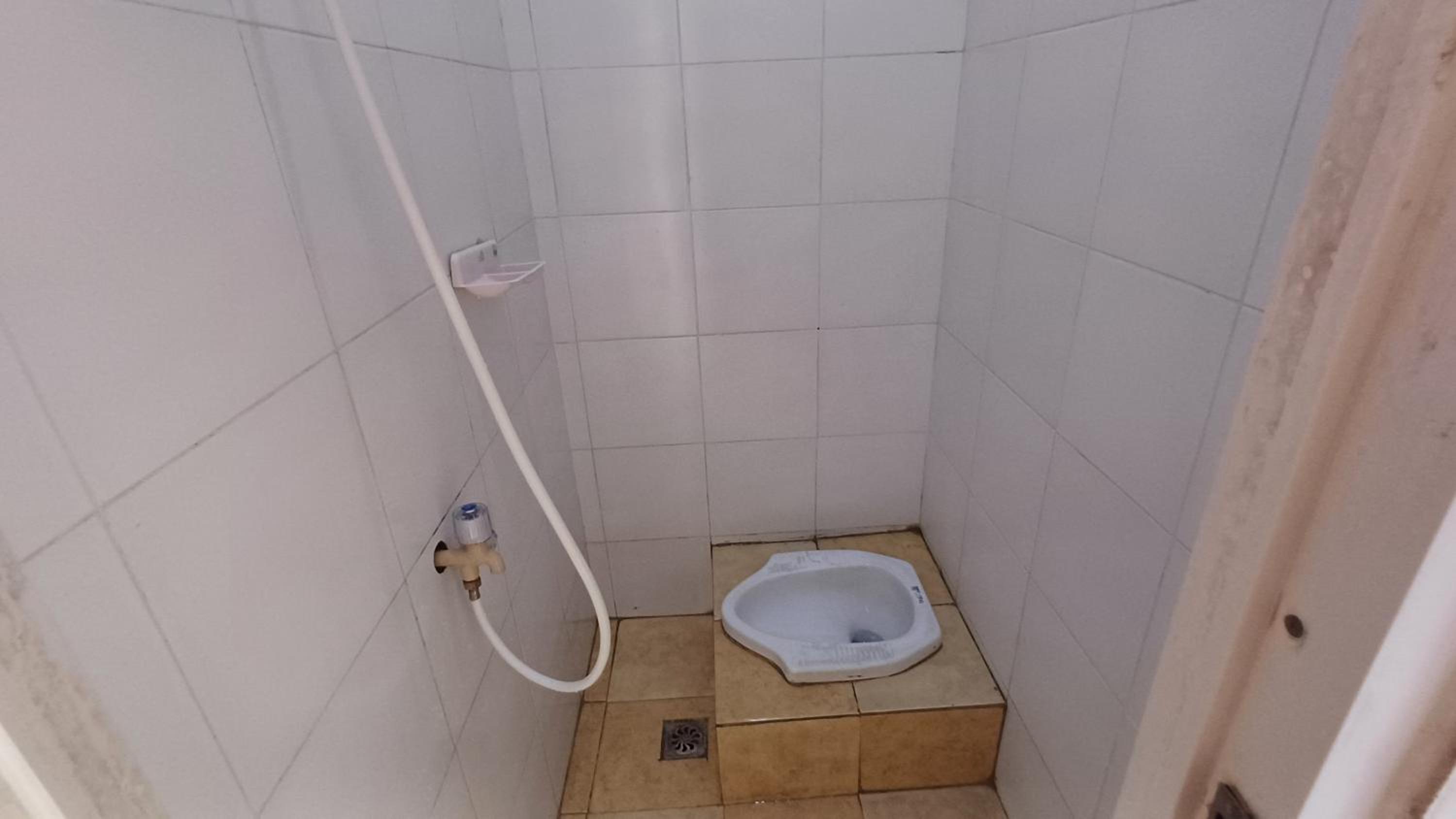 SPOT ON 3988 Kost Carmelia Baranangsiang Syariah 43/45