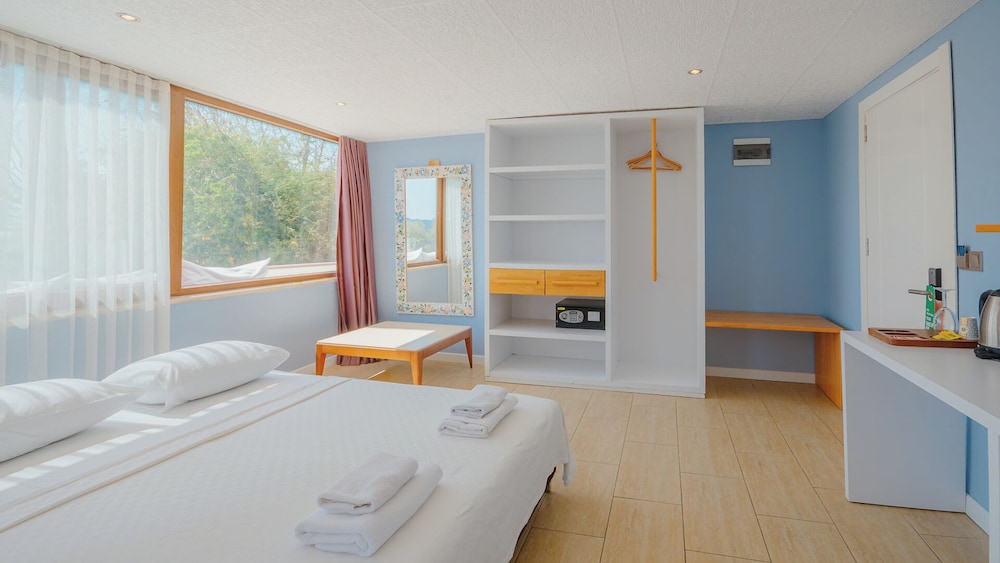 Hotel No37 18/47