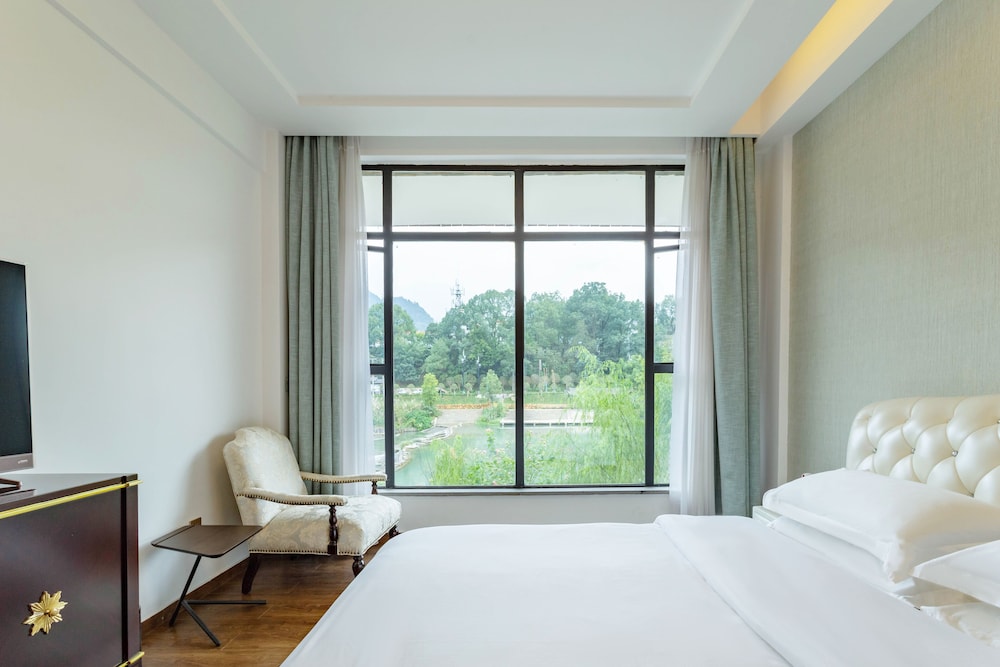 Z-Up Boutique Hotel 20/50
