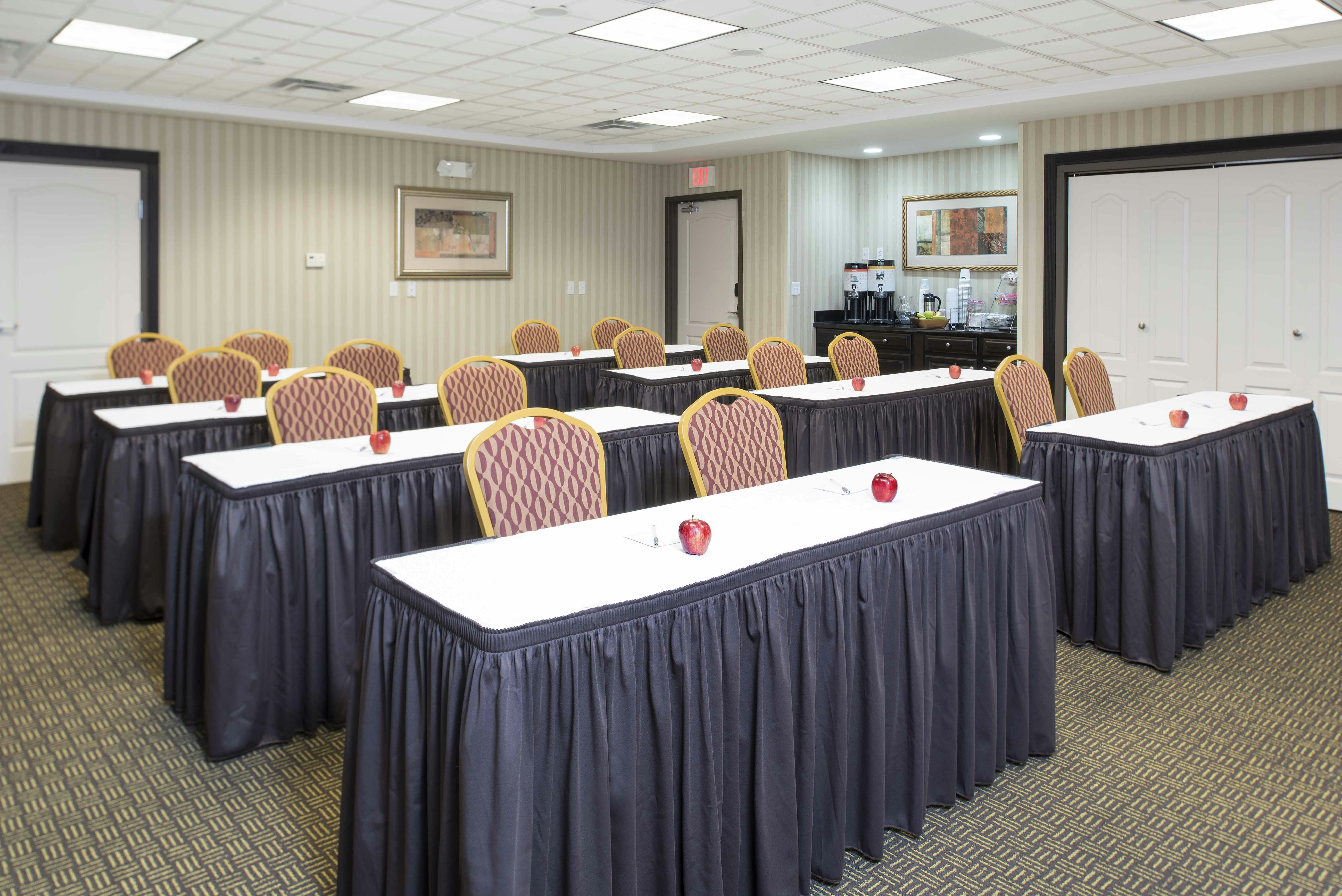 Hampton Inn & Suites Danville 37/42