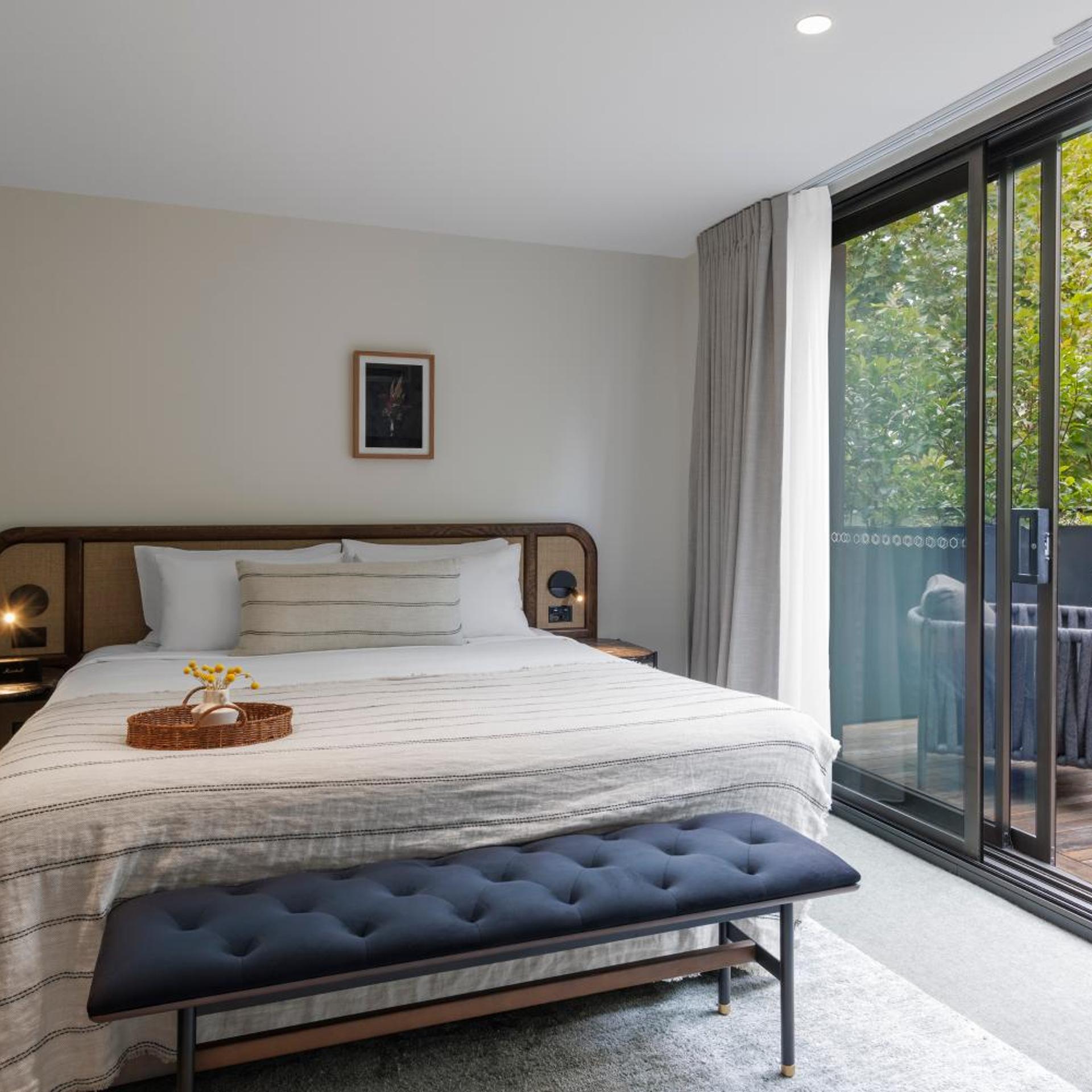 William, King Bed