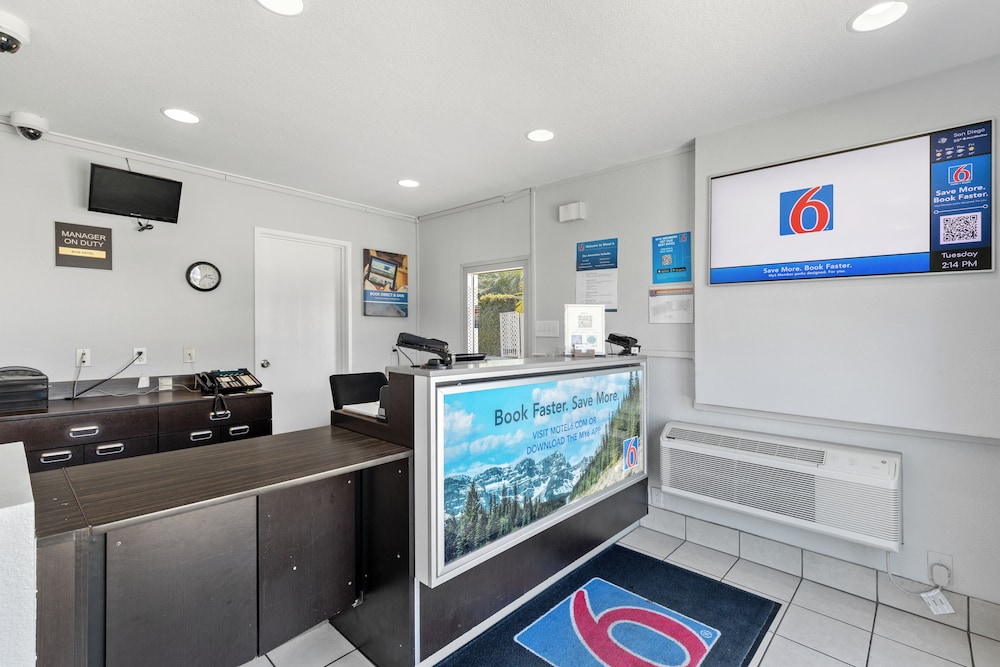 Motel6 San Diego, CA - North 15/61