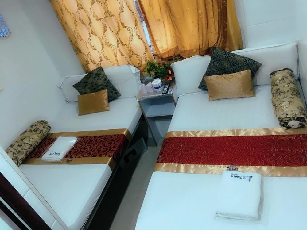 Pay-Less Guest House 34/50