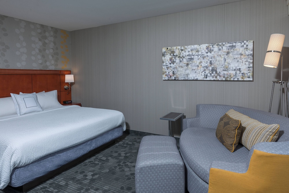 Courtyard by Marriott Portland Airport 15/52
