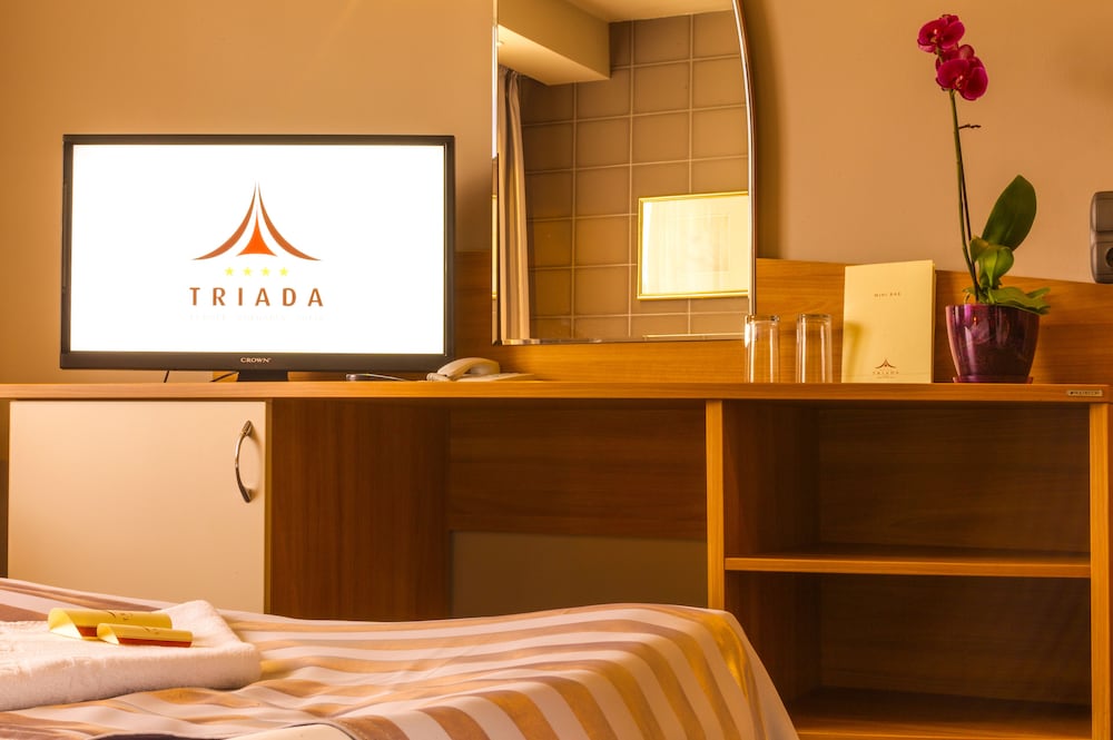 Hotel Triada 10/76