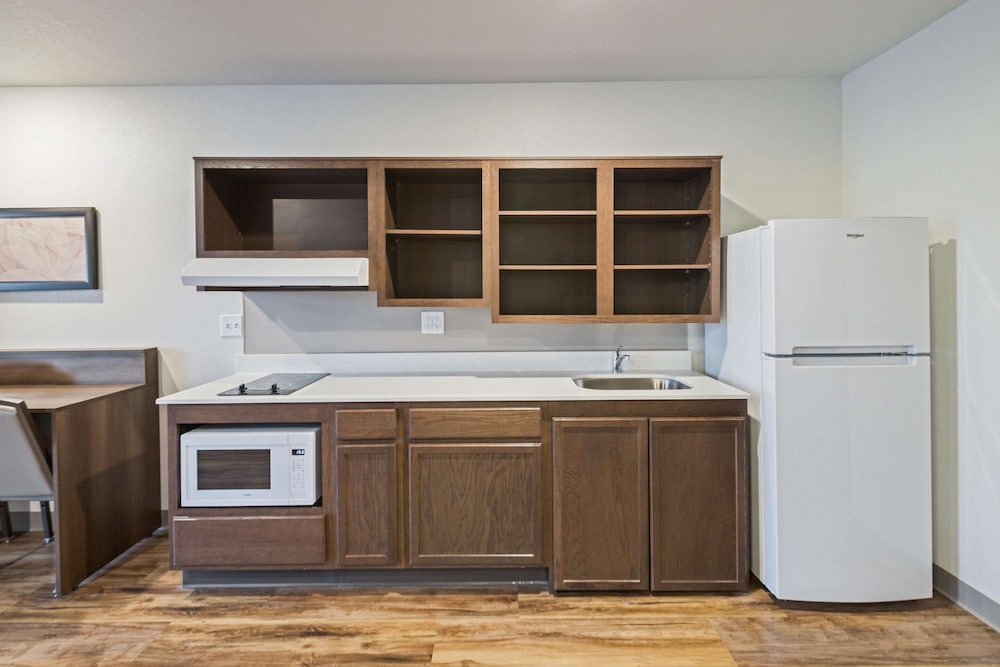 WoodSpring Suites Davenport Quad Cities 10/27