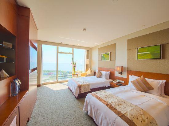 Room, Twin Beds, Lake View