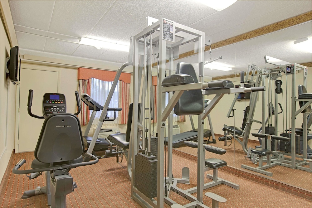 Travelodge by Wyndham Parsippany 11/25