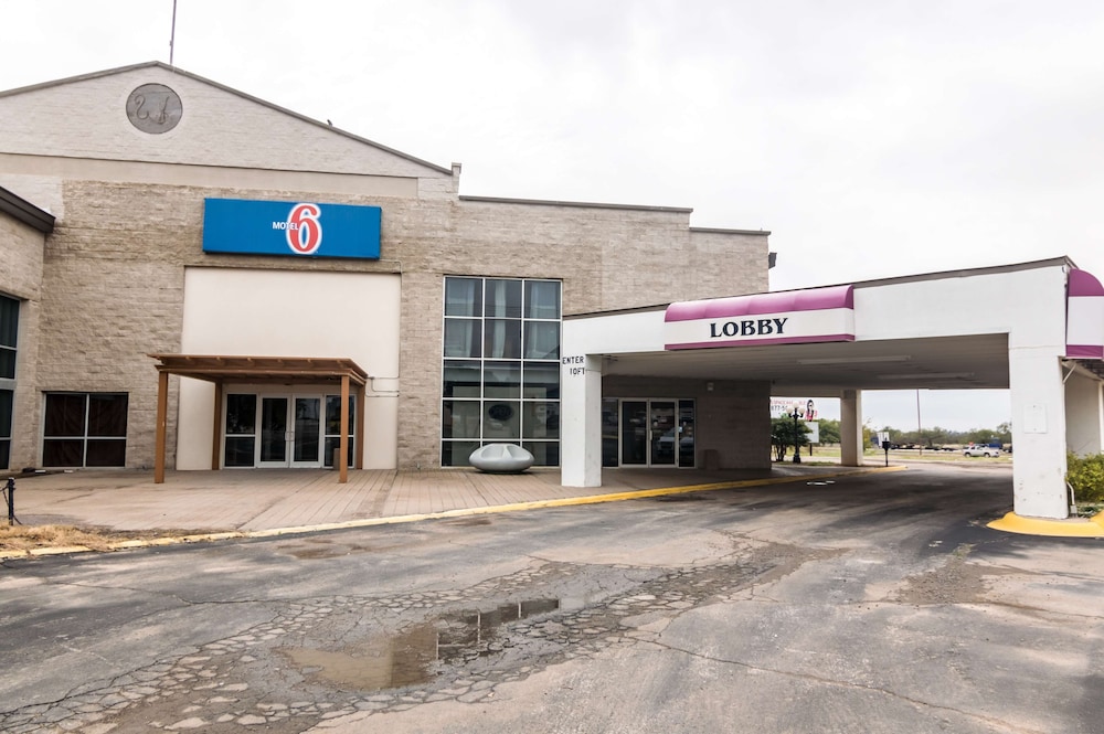 Motel6 Snyder, TX 49/59