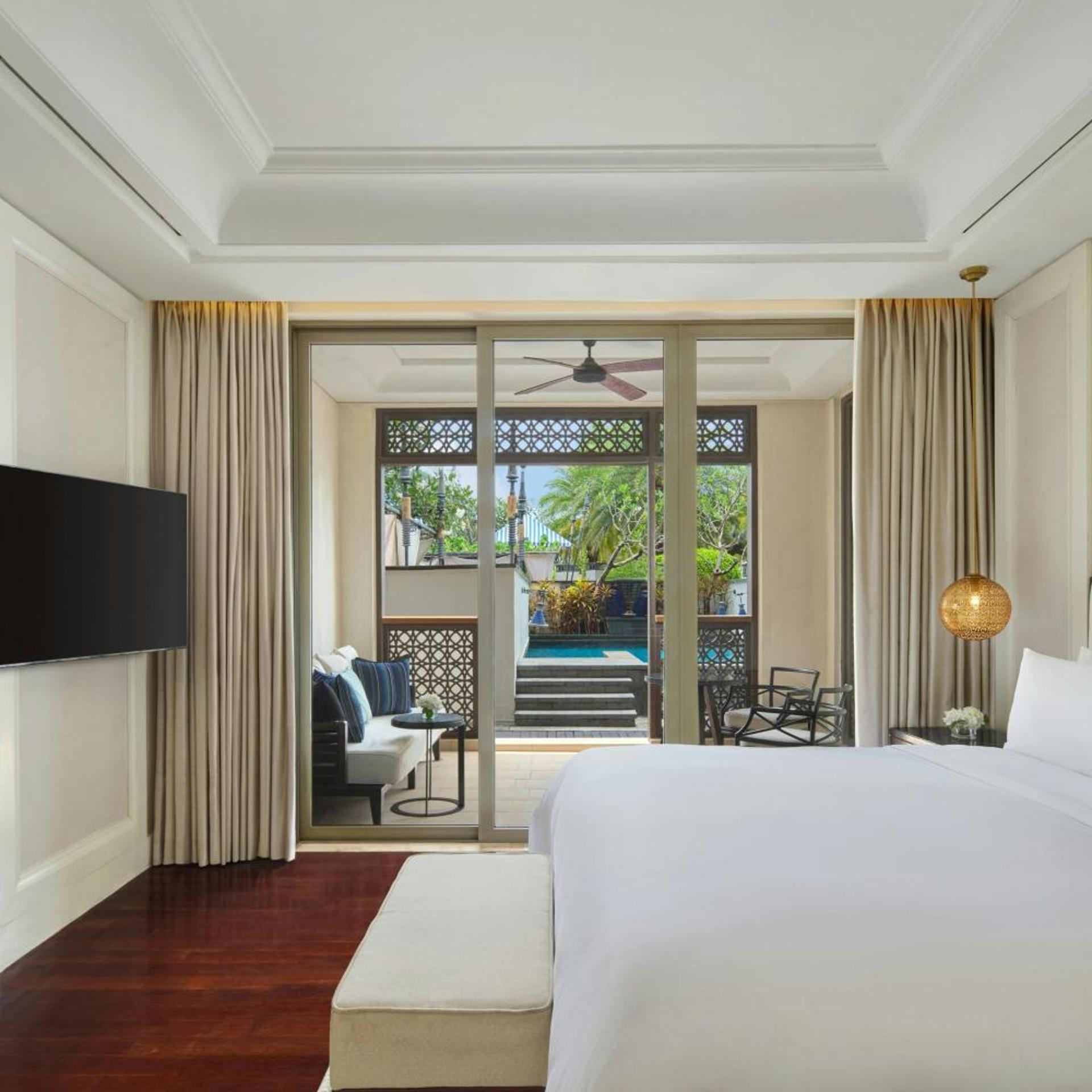 St Regis, Suite, King Bed, Plunge Pool