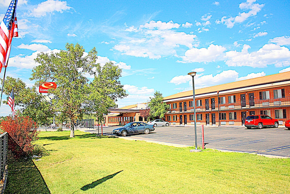 Econo Lodge Salina 28/38