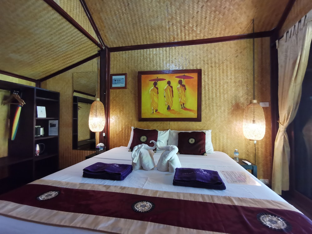 COMFORT, BUNGALOW, QUEEN BED