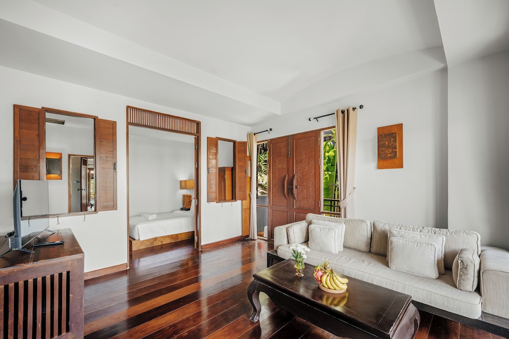 THE KALA SAMUI 34/50