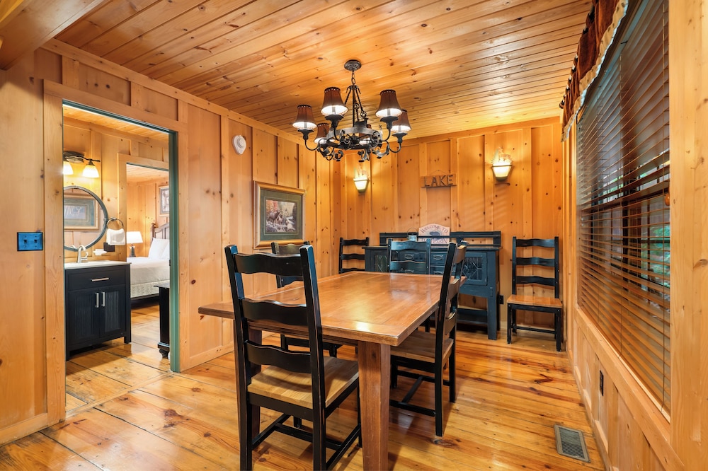 The Cabins At Green Mountain 54/68