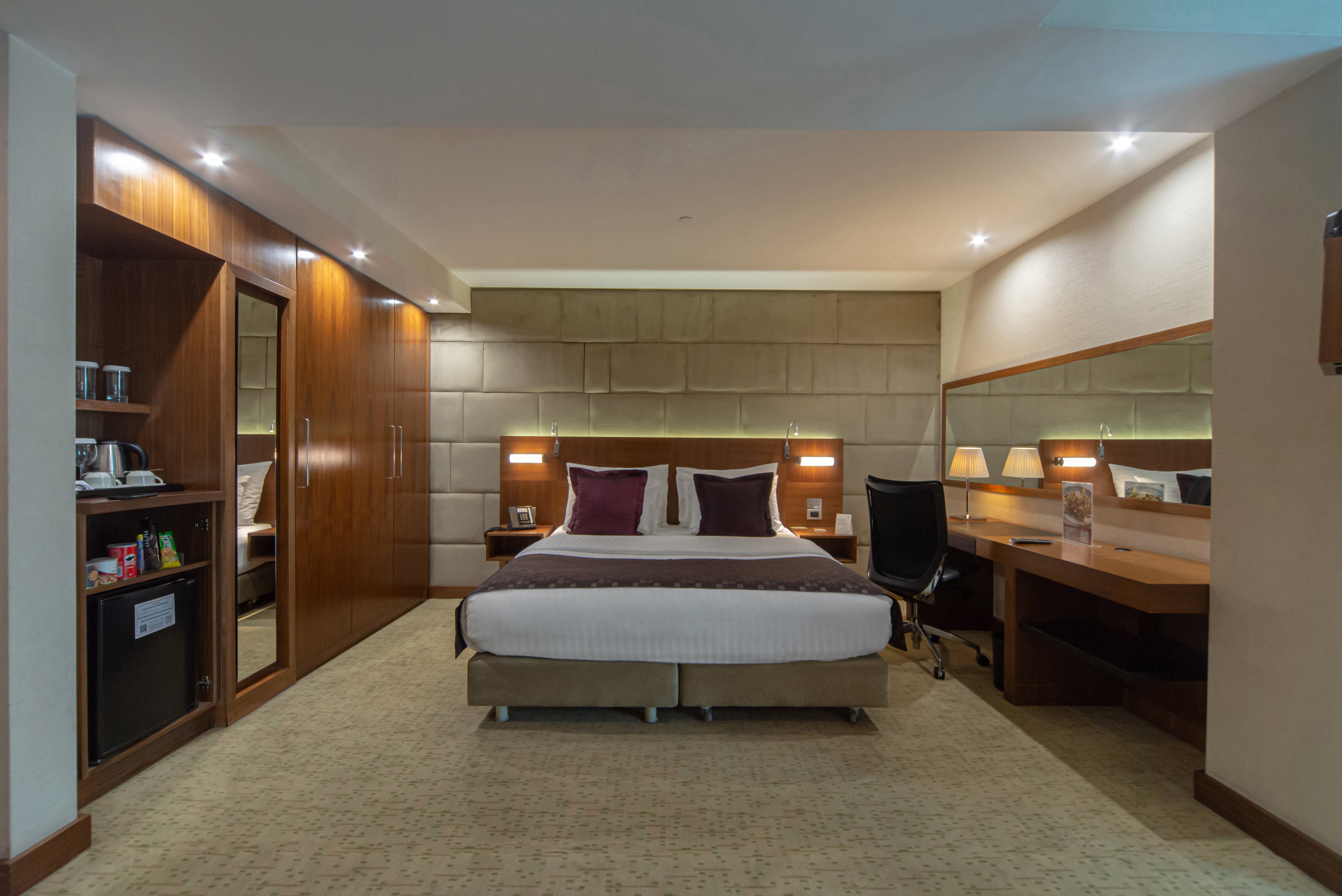 Crowne Plaza Istanbul Harbiye Hotel 12/50