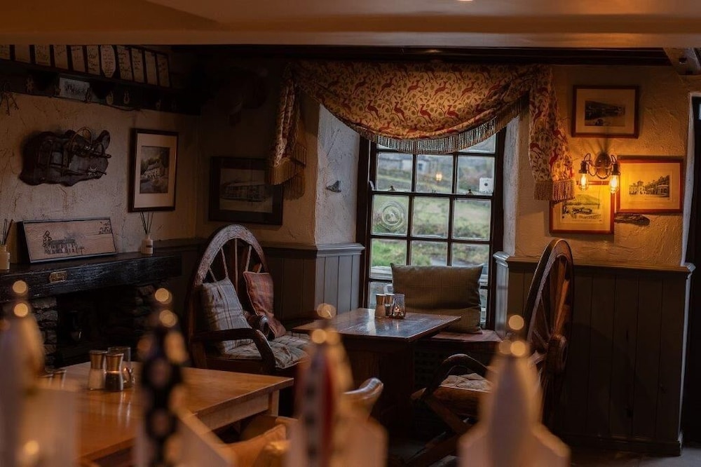 The Brown Horse Inn 30/50