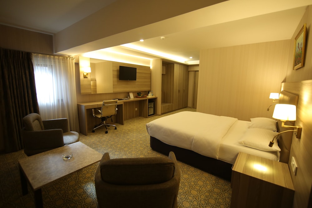 Hotel Excellence Inn 15/35