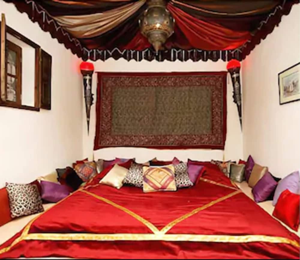 RIAD ALADDIN 19/76