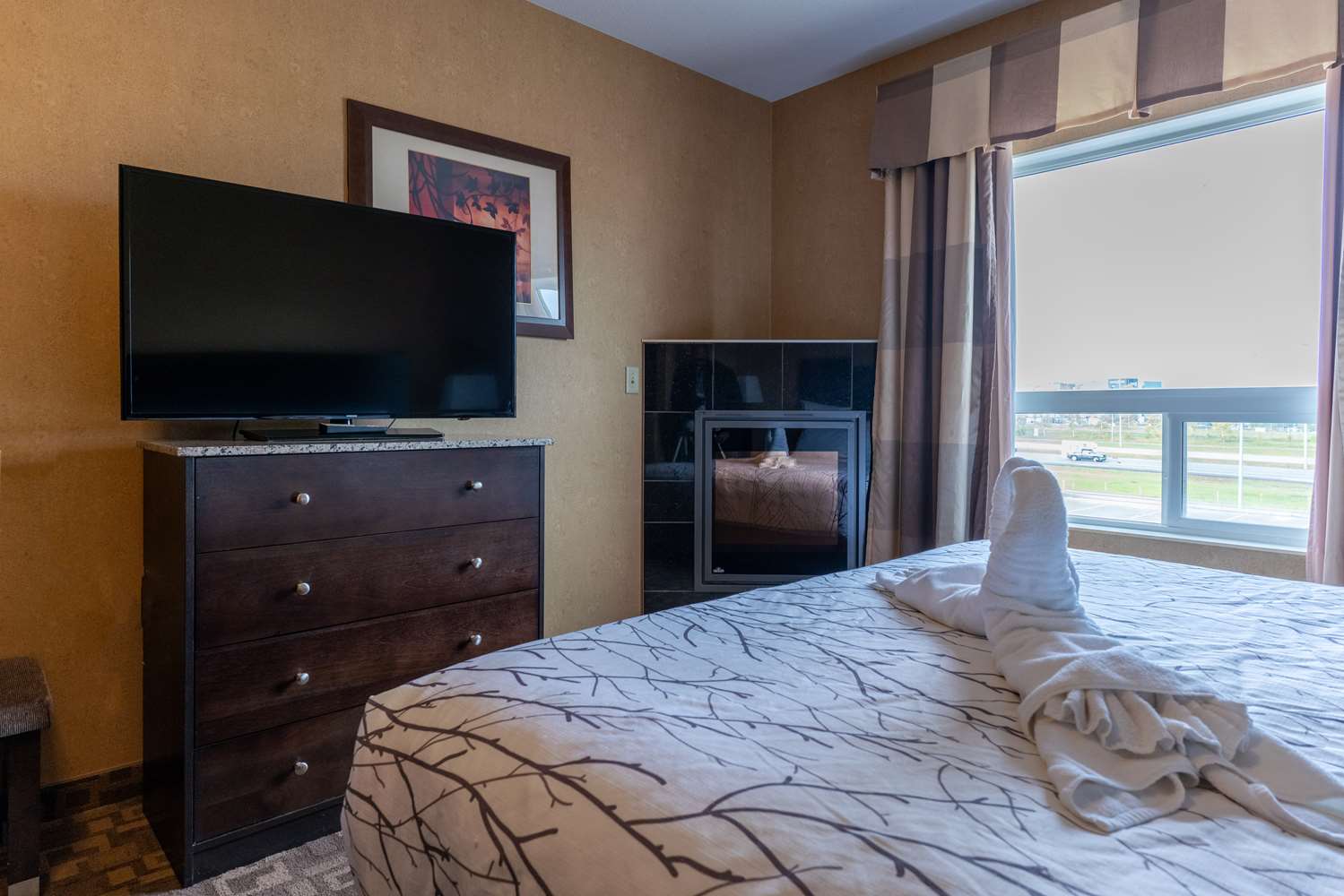 غرفة بسرير كينج، Best Western Plus South Edmonton Inn and Suites 3/4