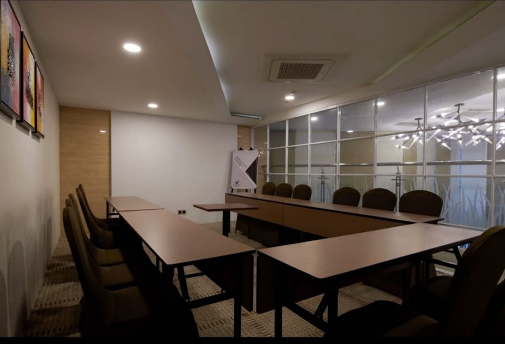 Verse Luxe Hotel Wahid Hasyim 41/50