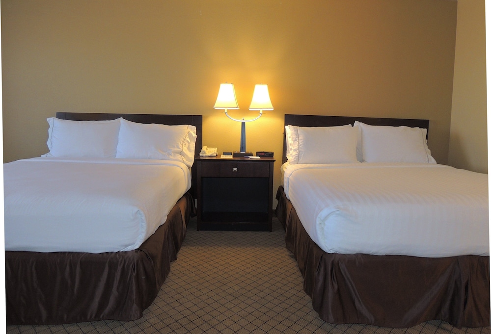 Holiday Inn Express Fallon 13/81