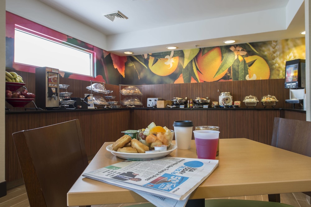 Fairfield Inn And Suites By Marriott Greenwood 36/47