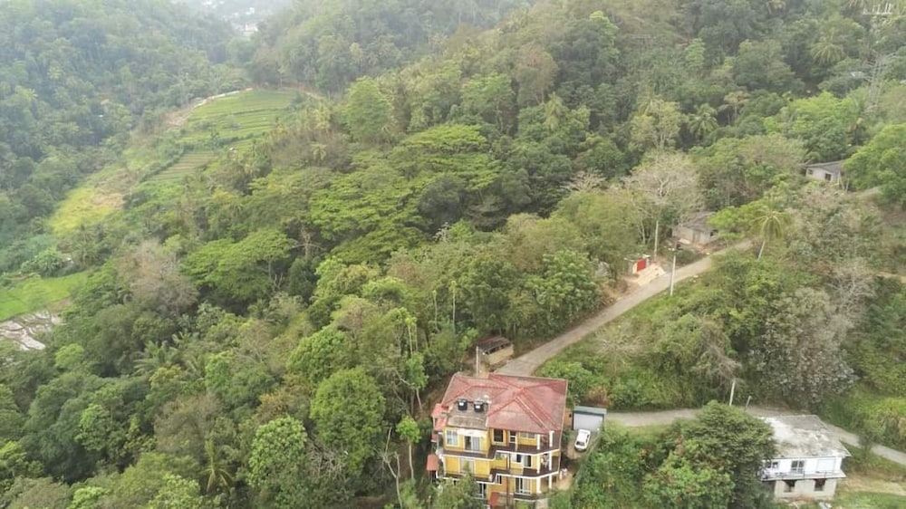 Villa Arunalu Kandy 32/42