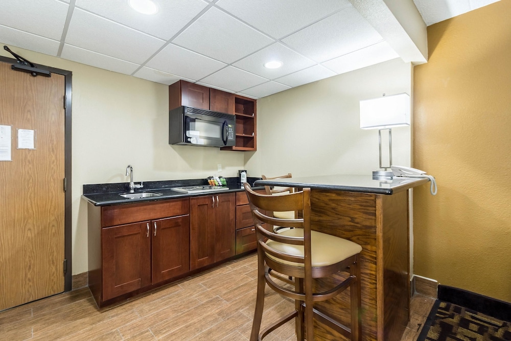 Quality Inn & Suites Arden Hills - Saint Paul North 31/37