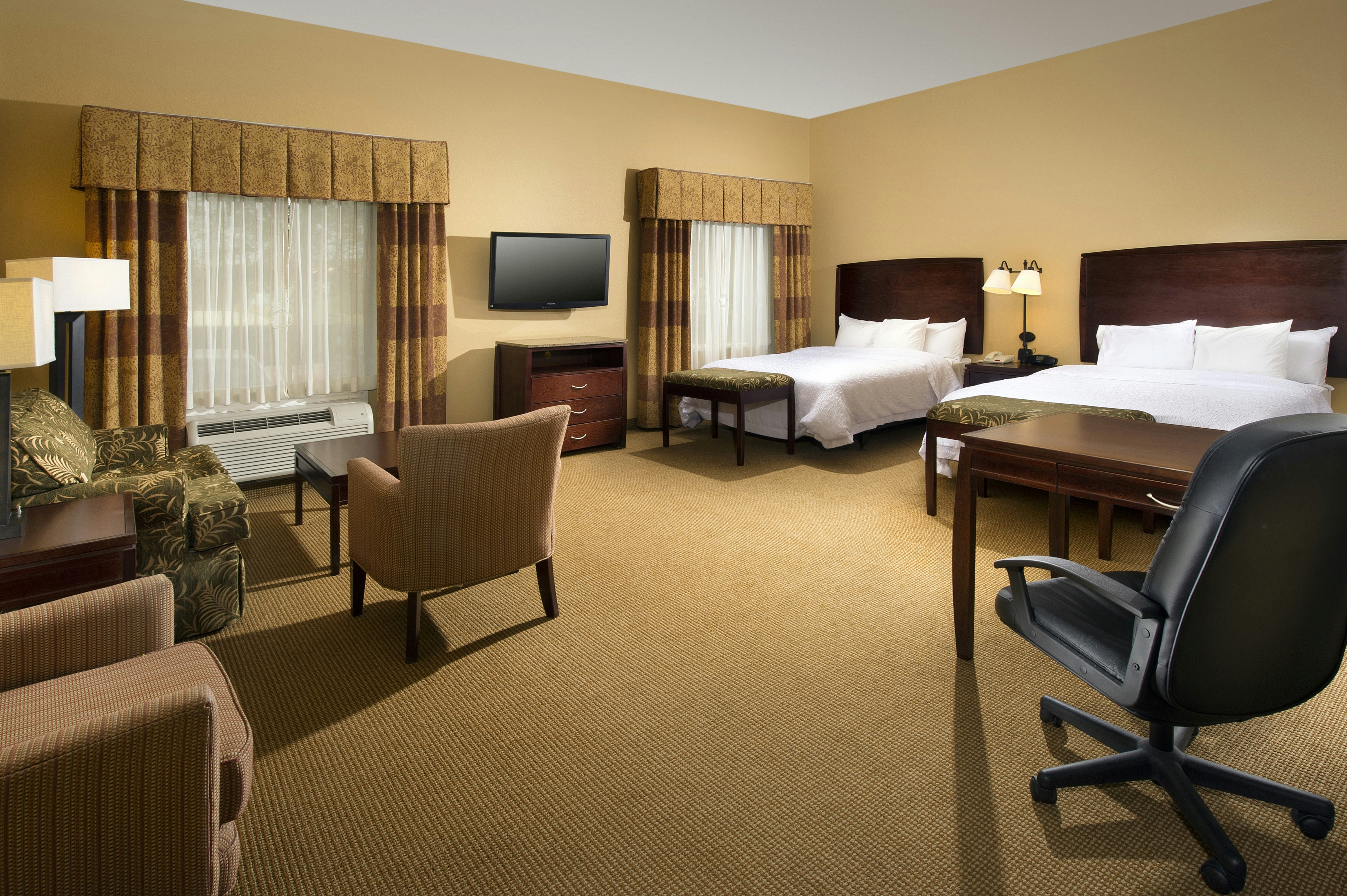 SUITE, 2 DOUBLE BEDS, ACCESSIBLE